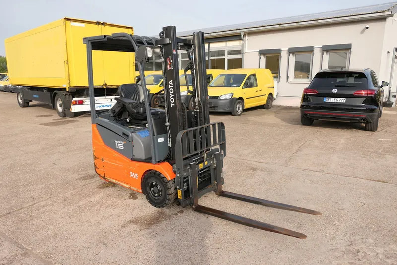 Toyota 7FBEST 15 3-Rad DUPLEX HUBHÖHE 3m - Image 1