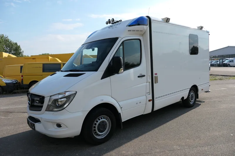 Mercedes-Benz 319 Sprinter 6-Zylinder Krankenwagen  Strobel - Image 1