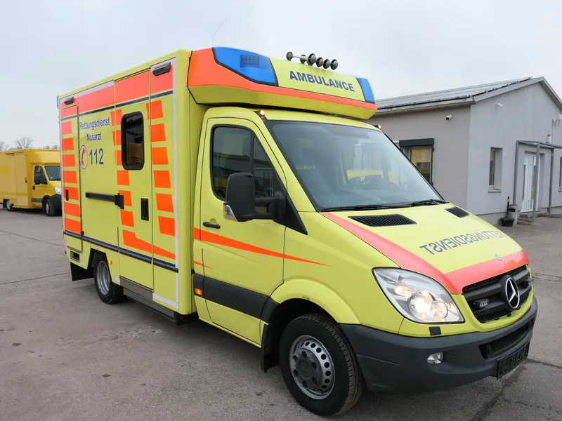 Mercedes-Benz Sprinter II 516 CDI KLIMA KRANKENWAGEN - Image 1