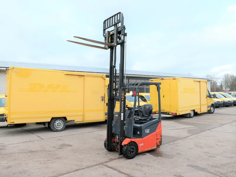 Toyota 7FBEST 15 3-Rad DUPLEX HUBHÖHE 3m - Image 1