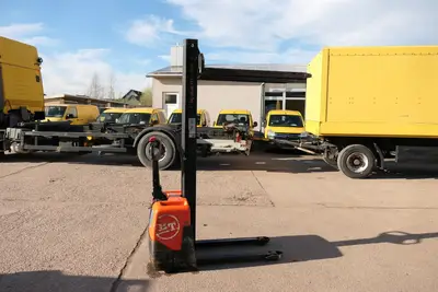 BT HWE 100 Elektro Batterie 11/2024 HWE 100 Elektro Batterie 11/2024